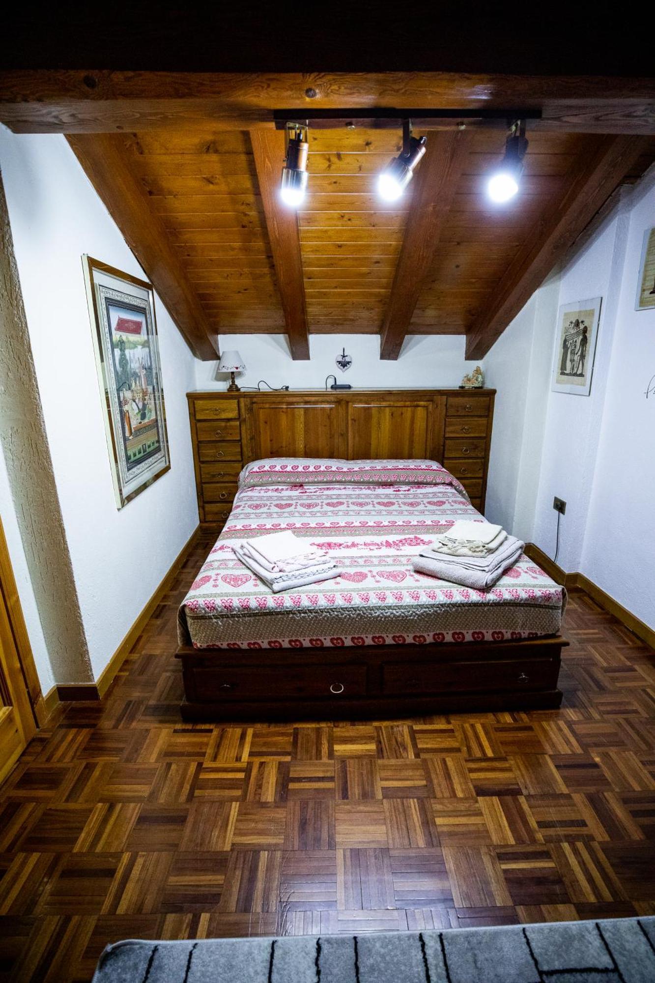 Maison La Bagne アオスタ 部屋 写真